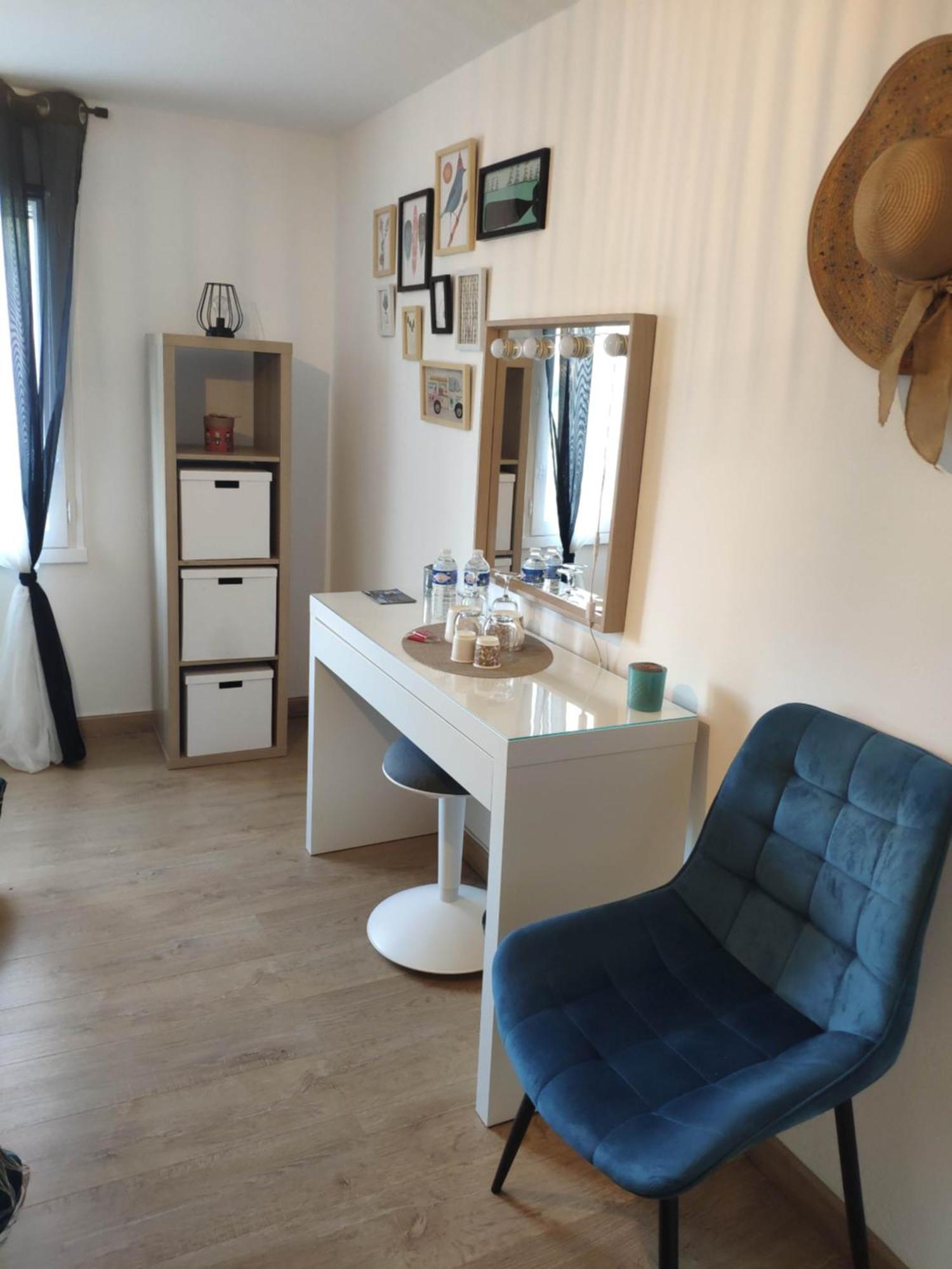 La Tourelle Suite Cosy Entre Vignoble Aixois Et Luberon Le Puy-Sainte-Réparade Exteriér fotografie