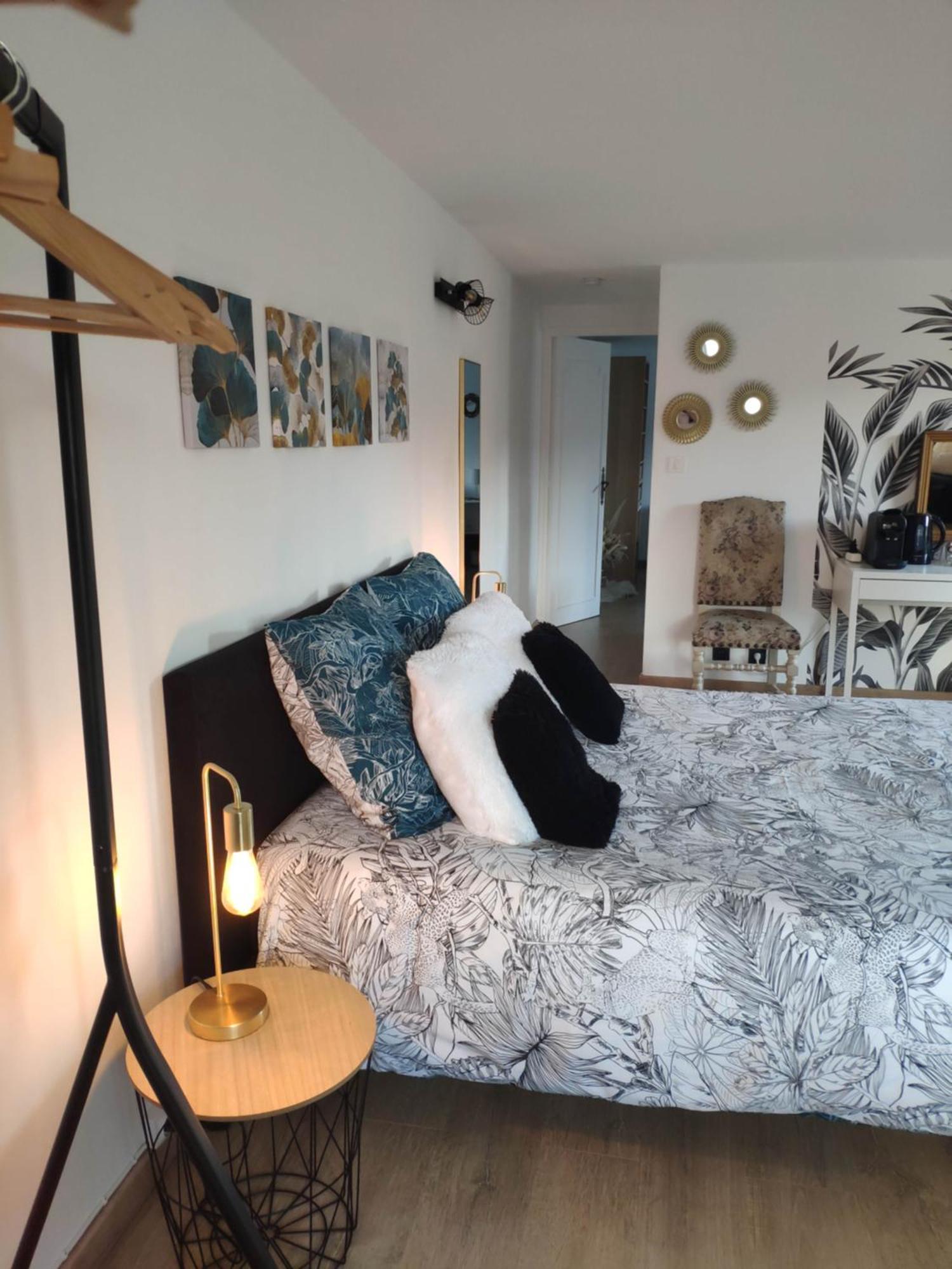 La Tourelle Suite Cosy Entre Vignoble Aixois Et Luberon Le Puy-Sainte-Réparade Exteriér fotografie