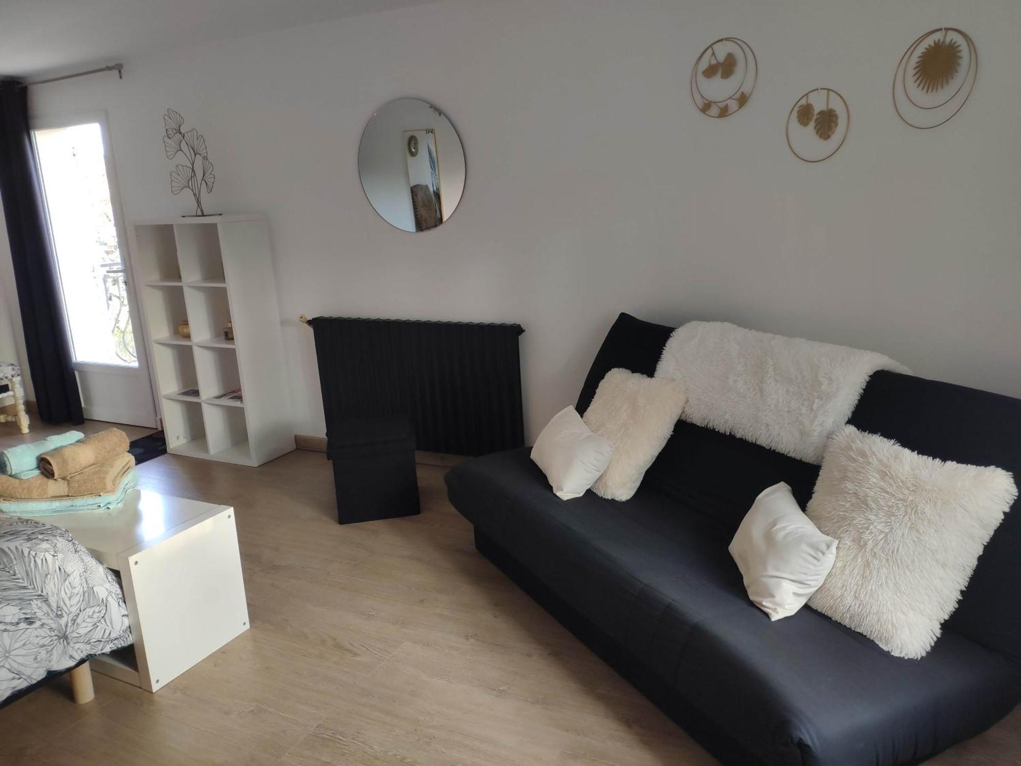 La Tourelle Suite Cosy Entre Vignoble Aixois Et Luberon Le Puy-Sainte-Réparade Exteriér fotografie