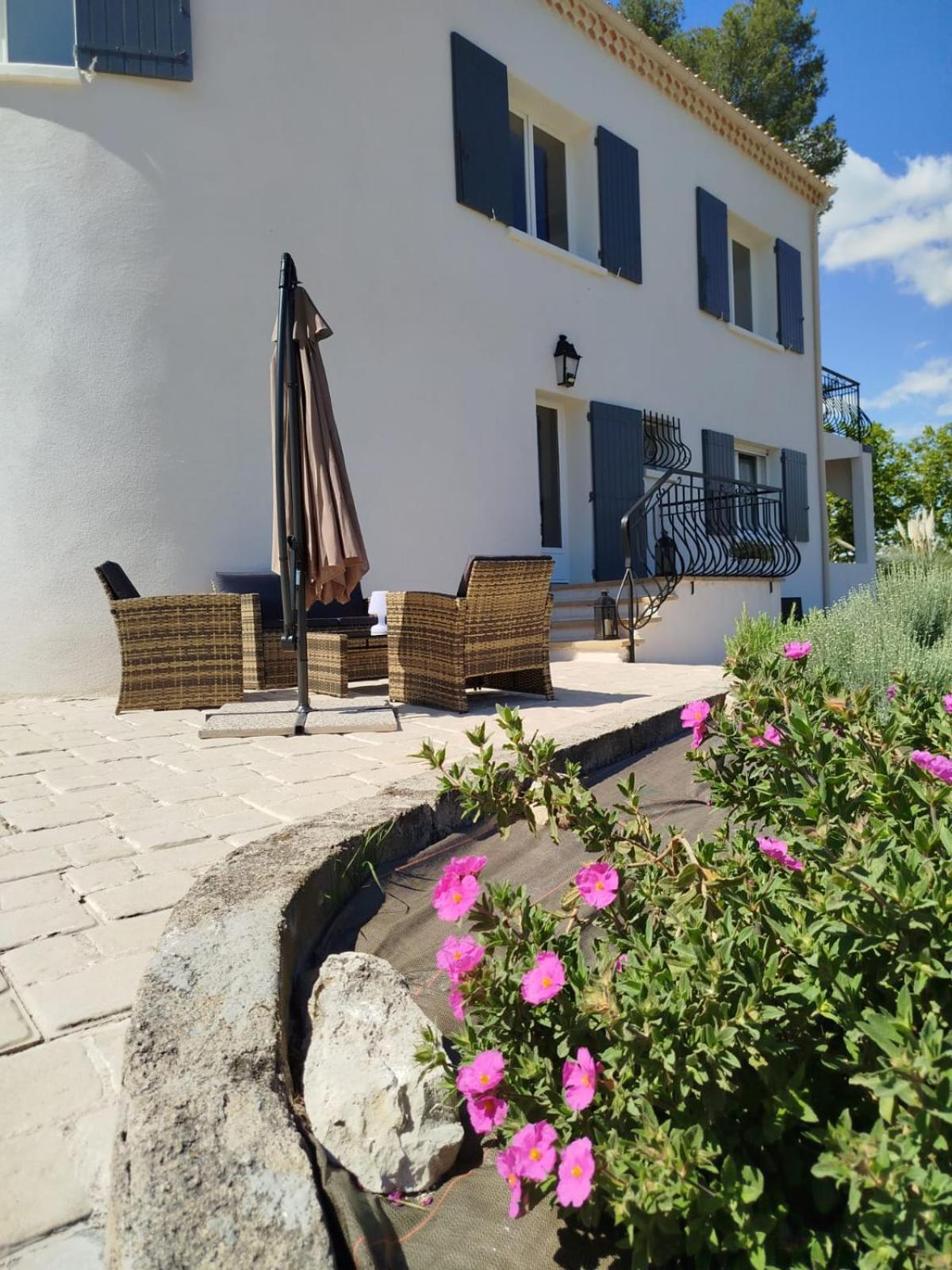 La Tourelle Suite Cosy Entre Vignoble Aixois Et Luberon Le Puy-Sainte-Réparade Exteriér fotografie